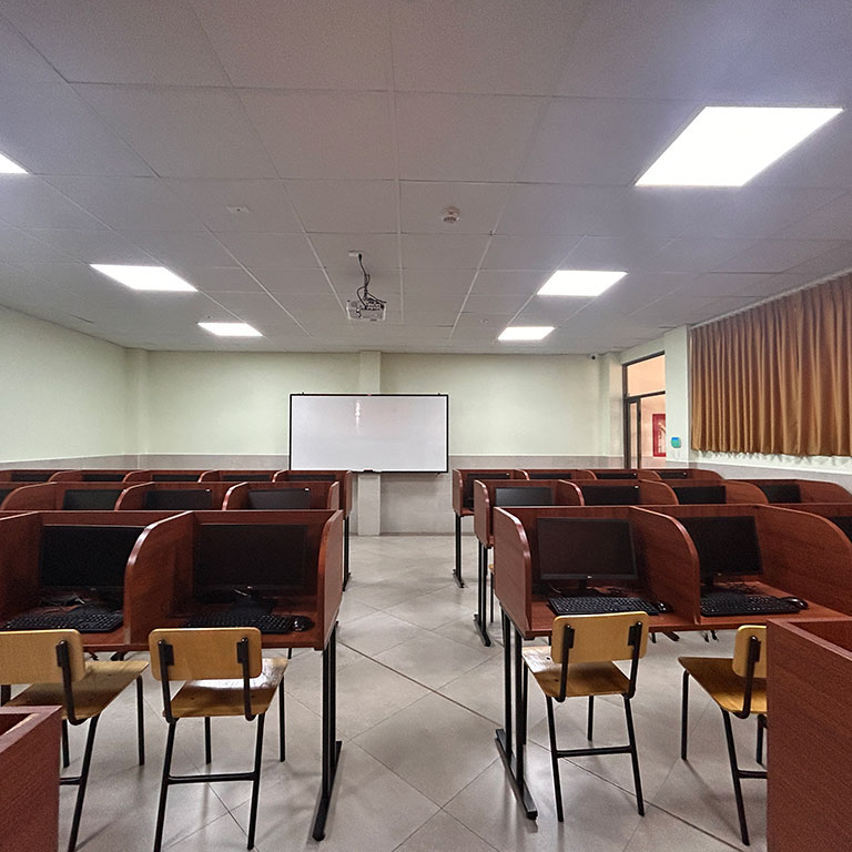 Laboratorio de tecnología e informática UESMA